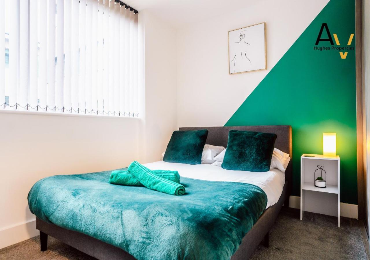 Modern Two-Bedroom Apartment - Central Location, Free Wi-Fi, Ideal For Long Stays By Av Hughes Properties Milton Keynes Buitenkant foto