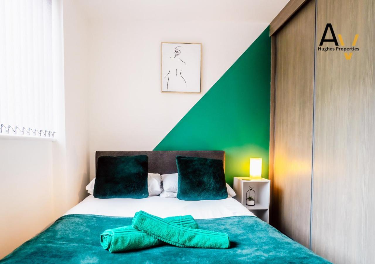 Modern Two-Bedroom Apartment - Central Location, Free Wi-Fi, Ideal For Long Stays By Av Hughes Properties Milton Keynes Buitenkant foto