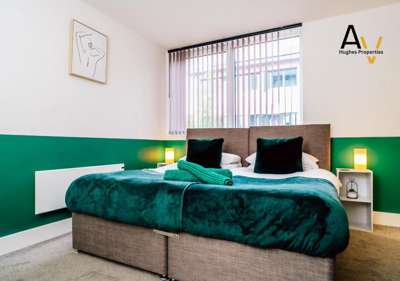 Modern Two-Bedroom Apartment - Central Location, Free Wi-Fi, Ideal For Long Stays By Av Hughes Properties Milton Keynes Buitenkant foto